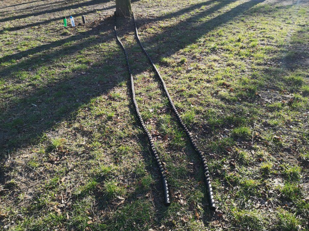 Mit dem Battle Rope im Park trainieren